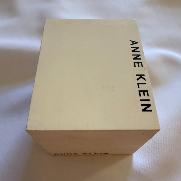 Anne Klein Women\'s Gold Tone Rectangle Watch main image 4